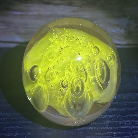 Vintage 2007 Signed Robert Eickholt Manganese Blown Glass Paperweight